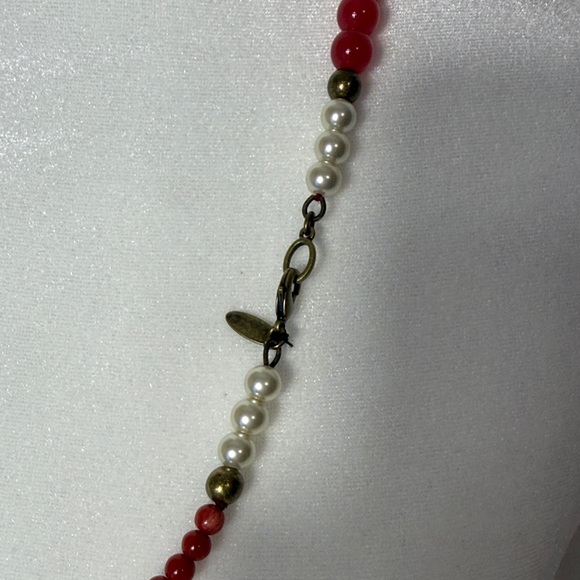 Talbots Elegant Red and Green Beaded Necklace - Picture 2 of 3